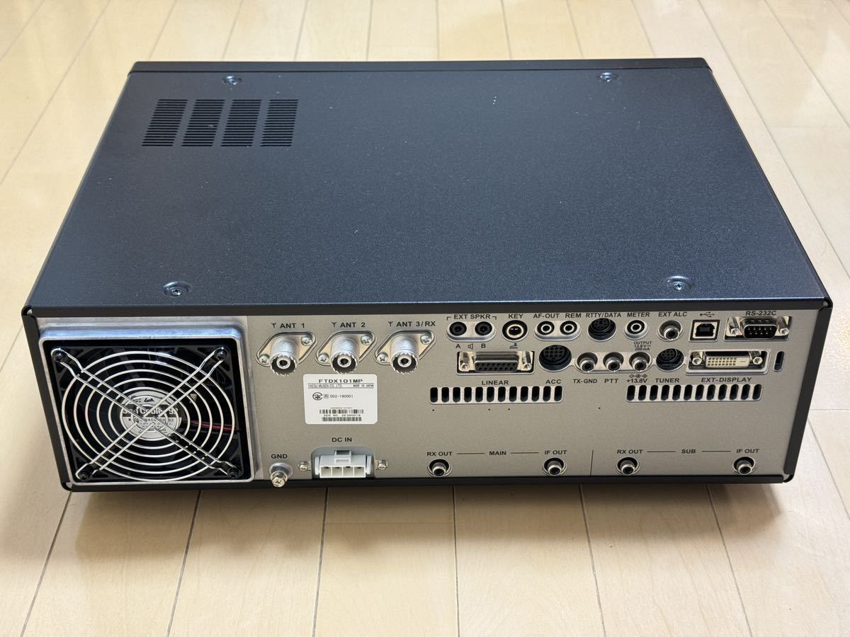 FTDX101MP 未使用・全フィルター取付済み YAESU HF/50MHz 200W トランシーバー アマチュア無線 モニター付き FPS-101 FTDX101 無線機 _画像3