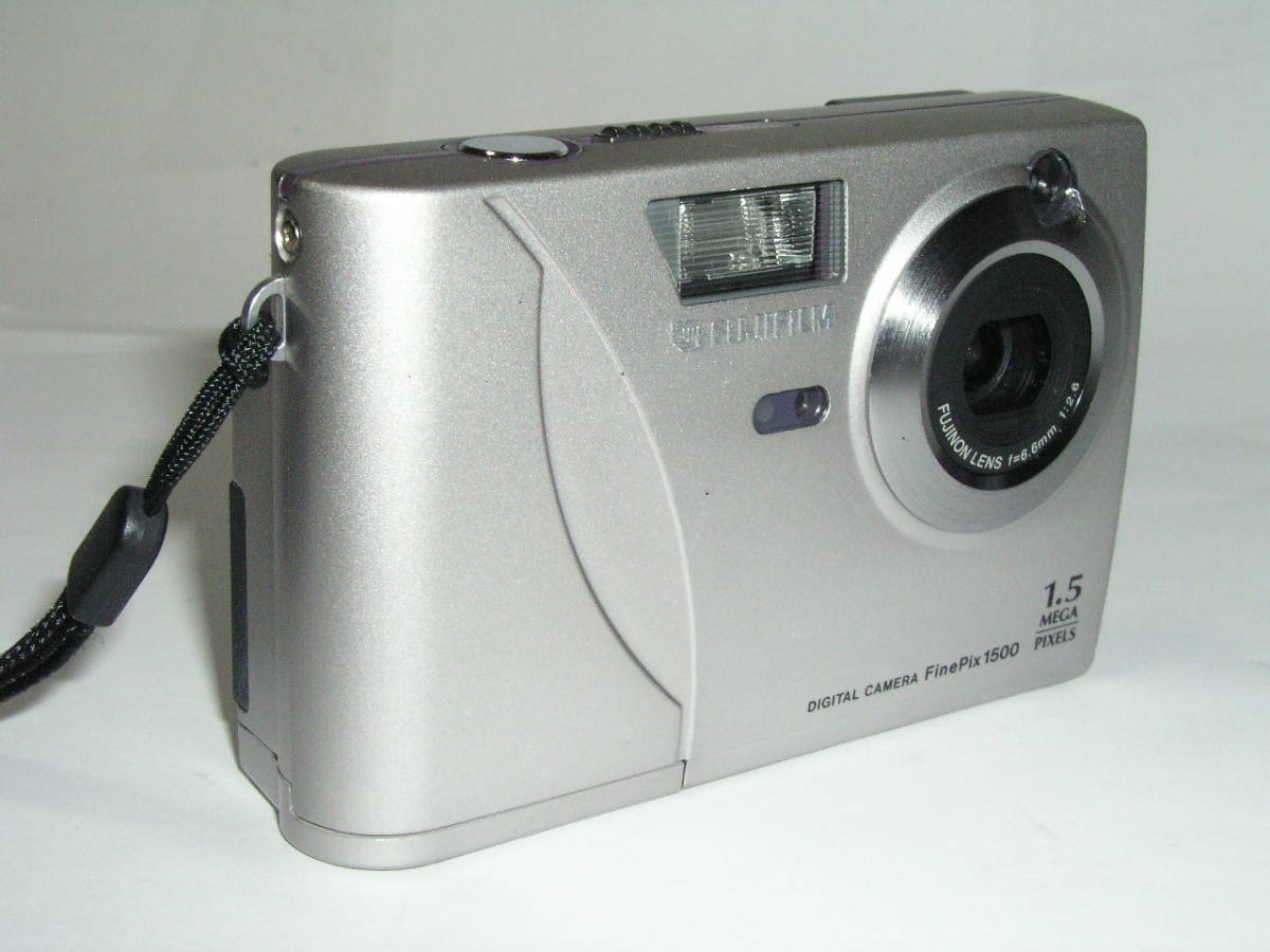 5441● レア” 古いデジカメ、Finepix 1500、フジフイルムデジタルカメラ 電池は単三x２本で動作します 美品 ●29_画像3