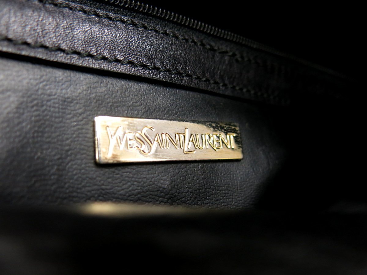 ●超美品●YSL Yves Saint-Laurent イヴ・サンローラン●メンズ●PVC カーフ レザー 本革●ショルダー バッグ●グレー 黒●SV金具●Js42310_画像9