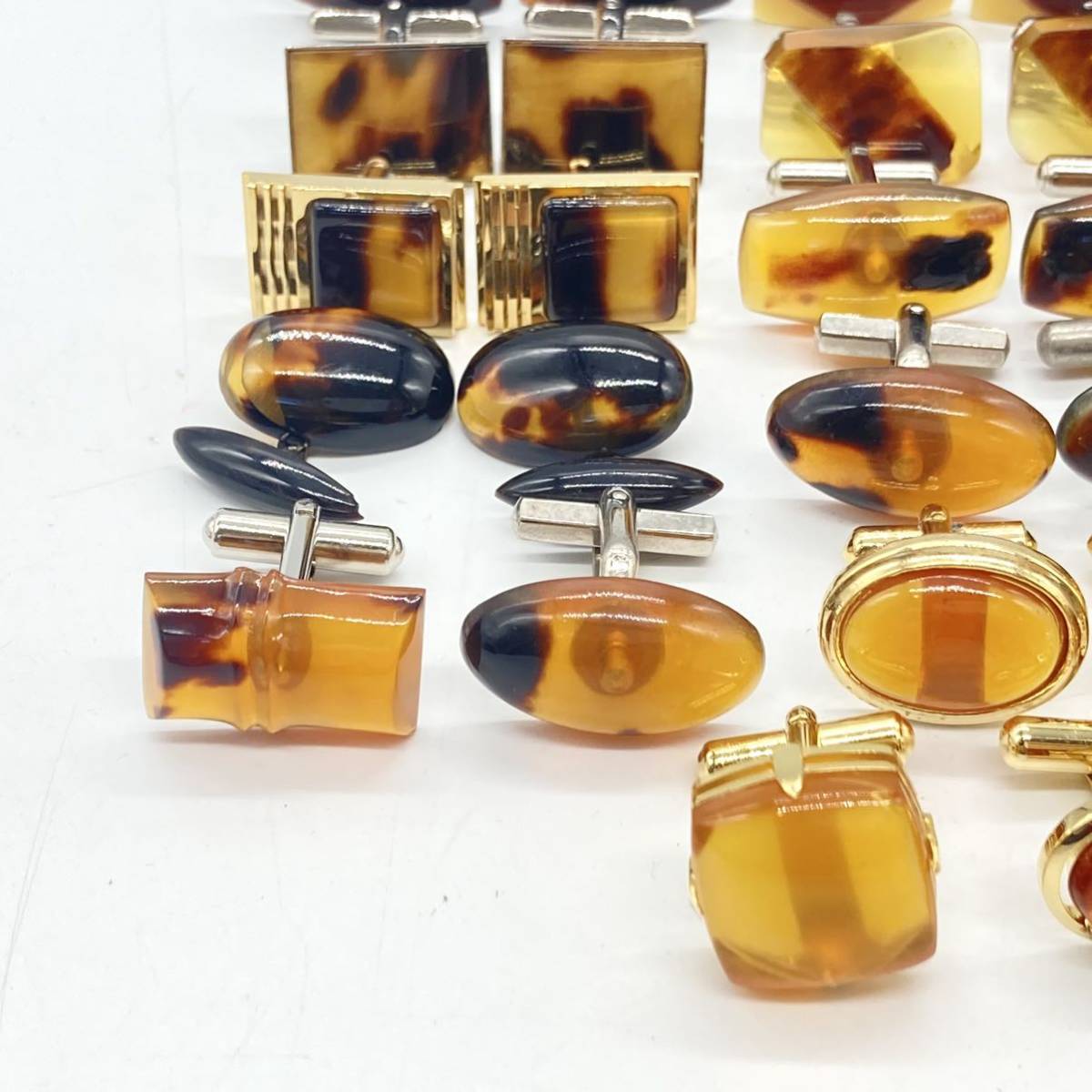 ■琥珀・鼈甲カフスおまとめ■d約128g コハク こはく アンバー べっ甲 べっこう amber カフス cuffs accessory jewelry CE0 _画像4