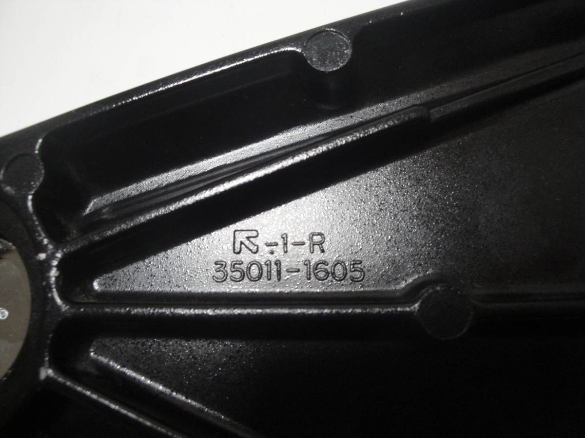 美品　ゼファー1100 ピボットプレート 左右　ファイナル エディション　’06年式　最終型 生産終了部品 稀少 ブラック。_品番　35011-1605　です。