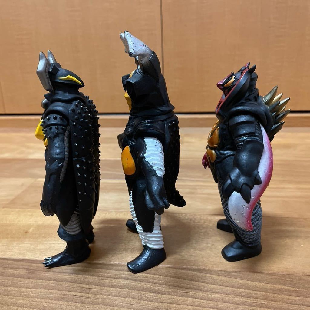 ウルトラ怪獣　ゼットン３体セット まとめて ウルトラシリーズ　キャラクター　ソフビ　フィギュア　人形　バンダイ BANDAI 中古 _画像4