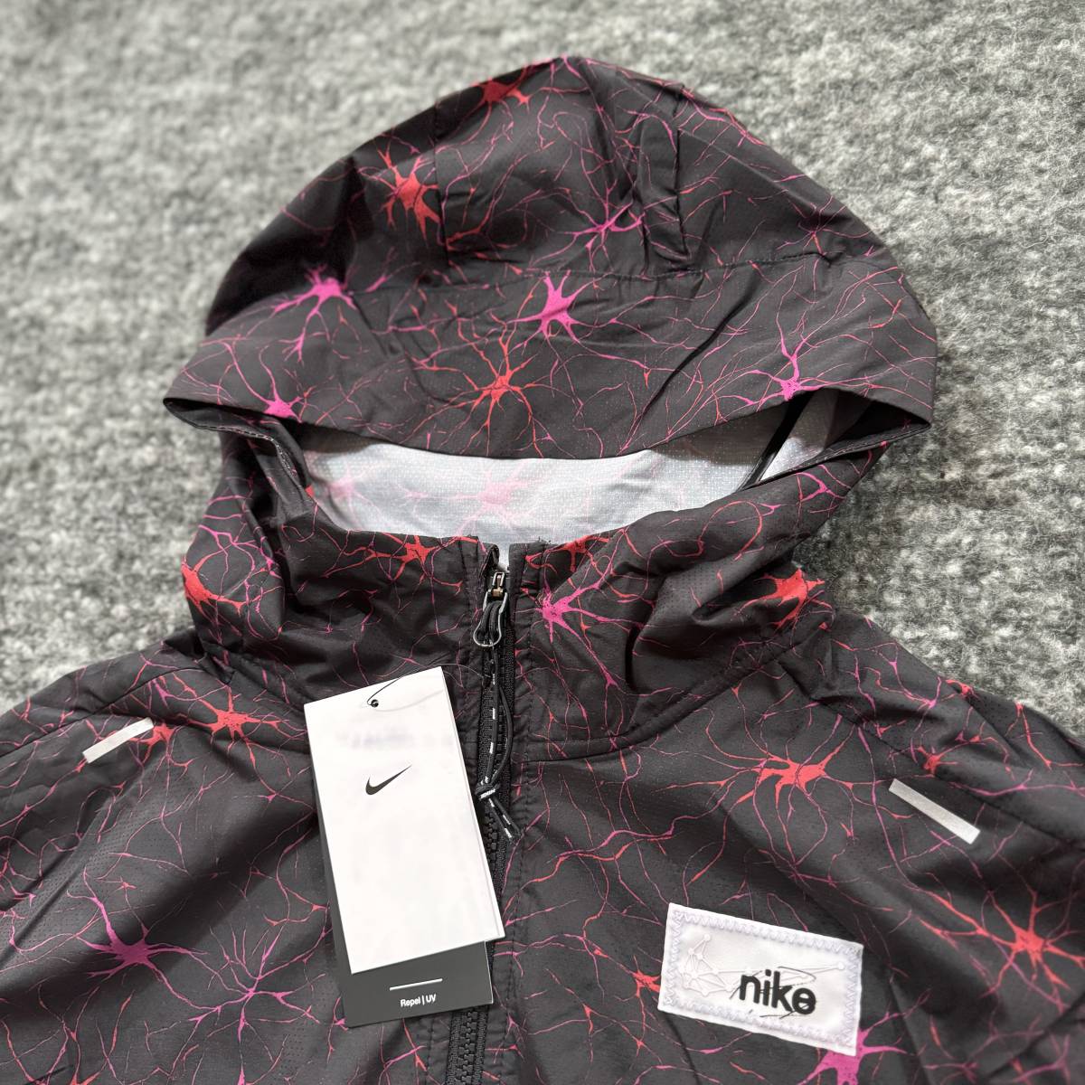  new goods NIKE Nike Wind Runner jacket Msize black red black red Parker water-repellent flexible running shell Wind breaker 