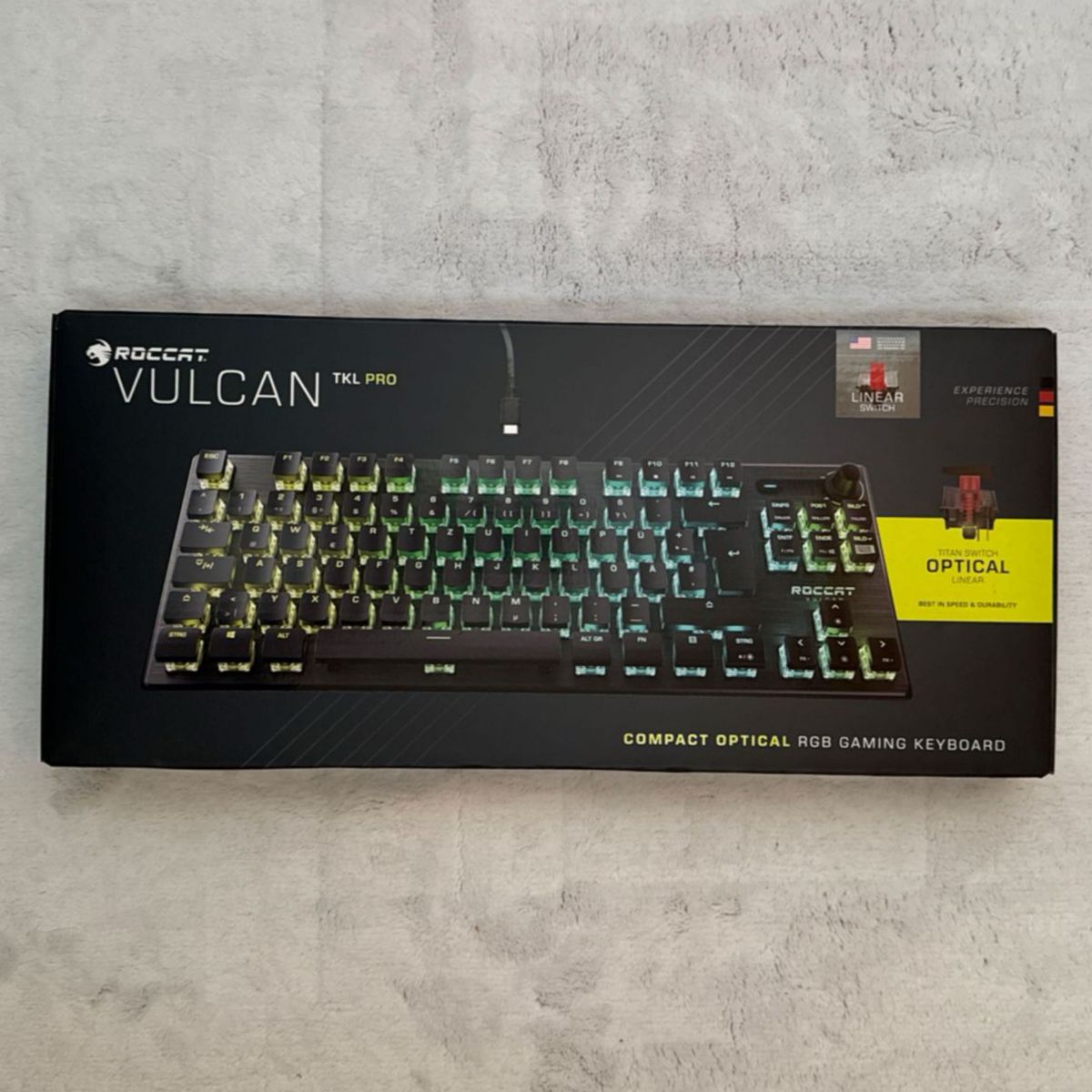 ROCCAT Vulcan TKL Pro RGB USB ゲーミングキーボード 英語配列モデル リニア　テンキーレス 国内正規品