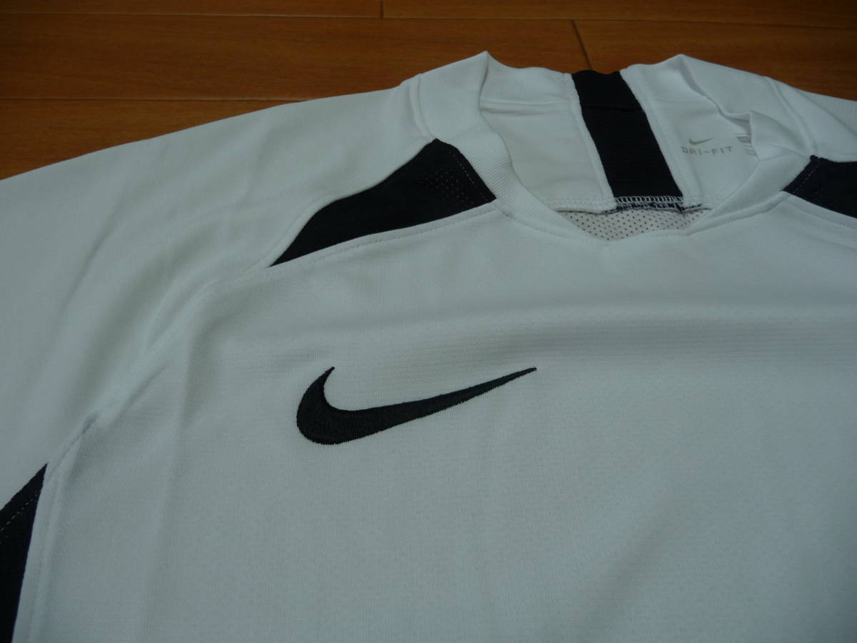  новый товар * Nike DRI-FIT тренировка футболка *US размер M/ белый * чёрный 