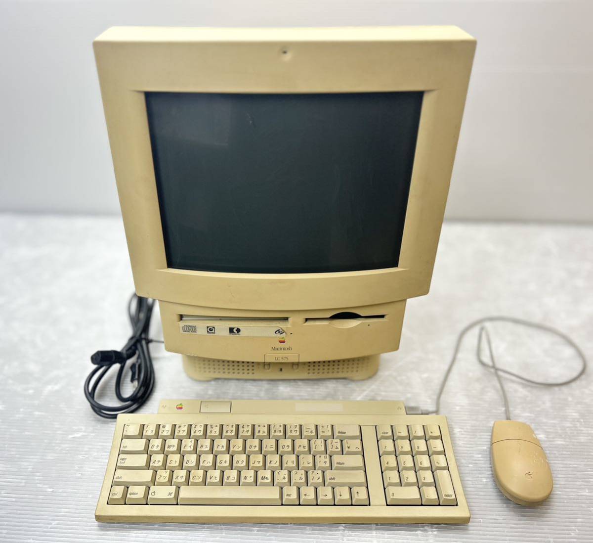 Apple Macintosh LC575 (M1640) 旧型PC キーボード(M0487)/マウス(M2706) レトロPC ジャンク品_画像1