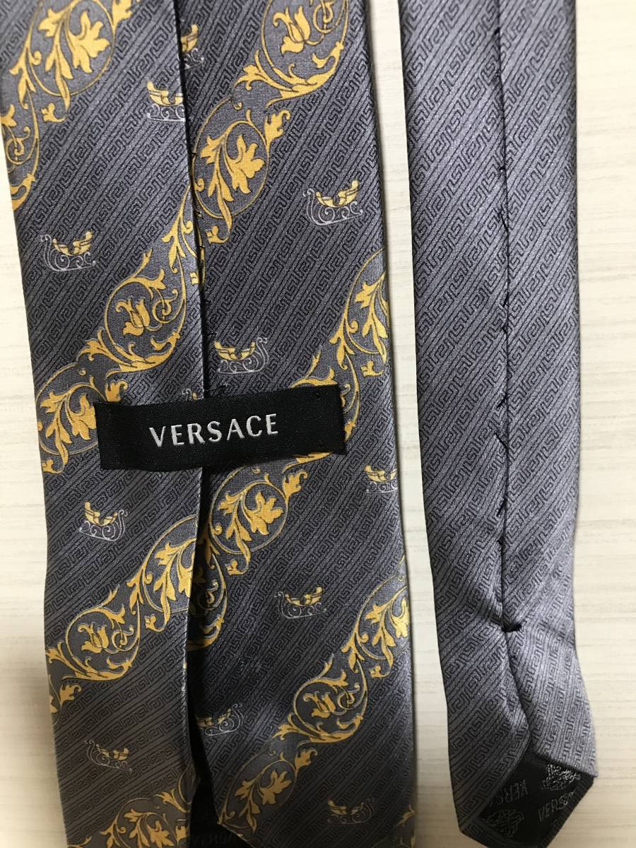 VERSACE ヴェルサーチ★ネクタイ★バロック柄　メデューサ　グレー　金　シルク_画像4