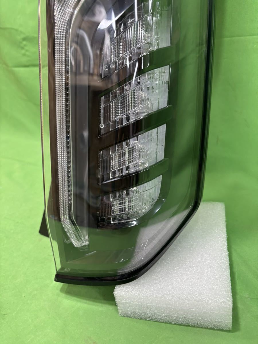 ホンダ N-BOXカスタム JF3 JF4 前期用 右テールライト LED フチにヒビがあります イチコー D186 刻印D 個人宅配送不可_画像5