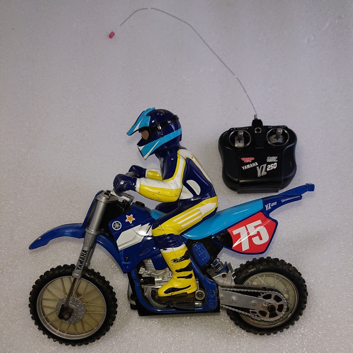 ラジコン バイク モトクロス YAMAHA YZ 250 動作未確認 TAIYO RC 4時間充電器 タイヨー_画像1