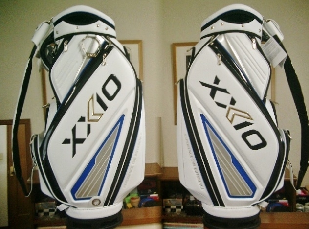 ☆未使用　XXIO　ゼクシオ　エグゼクティブ・モデル　合皮×エナメル素材　白黒青シルバー　ゴルフバッグ