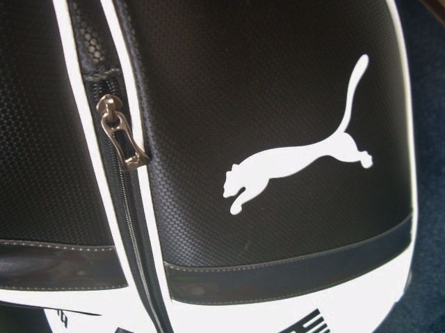 PUMA プーマ アクティブ モデル 取っ手付 合皮レザー 白黒 PUMA プーマ アクティブ モデル 取っ手付 合皮レザー 白黒
