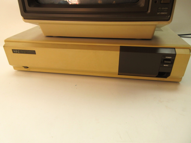 ■NEC パーソナルコンピュータ PC-8801 モニター 本体 キーボード マニュアル付き レトロ ビンテージ_画像5