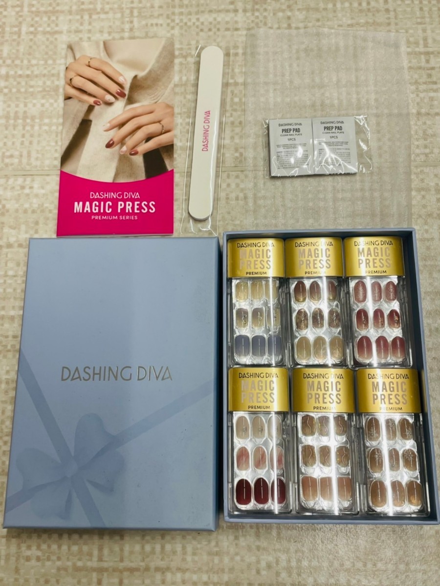 新品　未使用品　DASHING DIVA　ダッシングディバ　ネイルチップ　つけ爪　3588_画像1