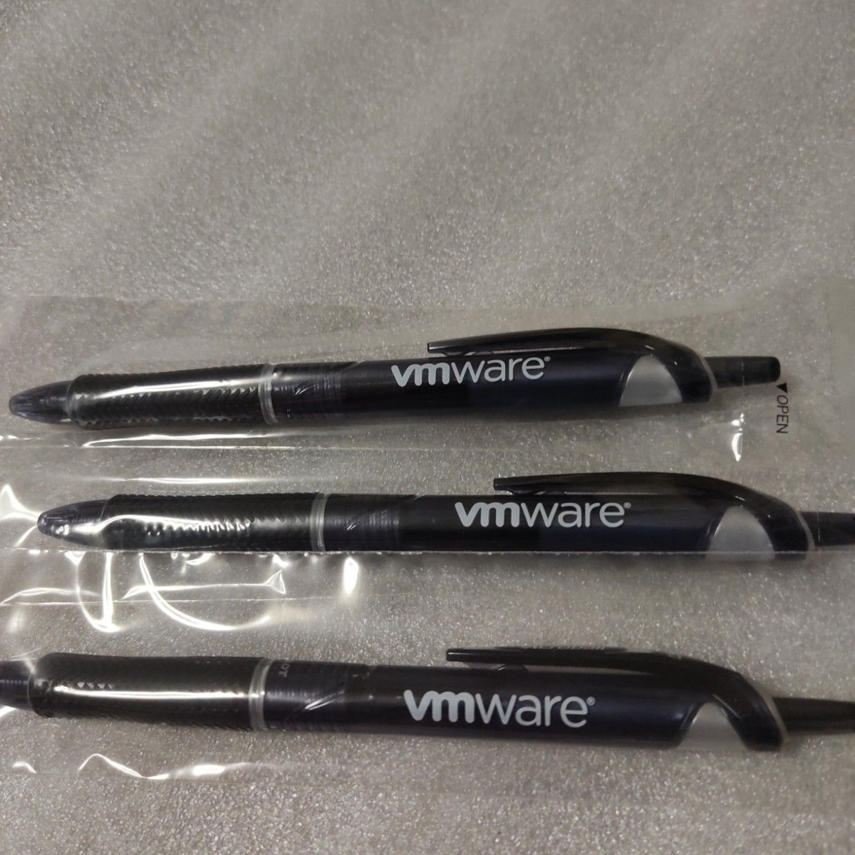 VMware PILOT ボールペン と5mm方眼レポート用紙vmwareロゴ付き企業ロゴ付きノベルティ