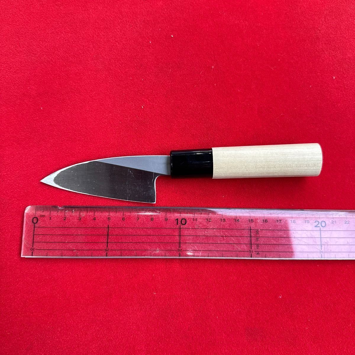 【1円スタート 新品 土佐打刃物】小出刃包丁 アジ切り 黒打ち鍛造 青紙1号 槌目_画像2