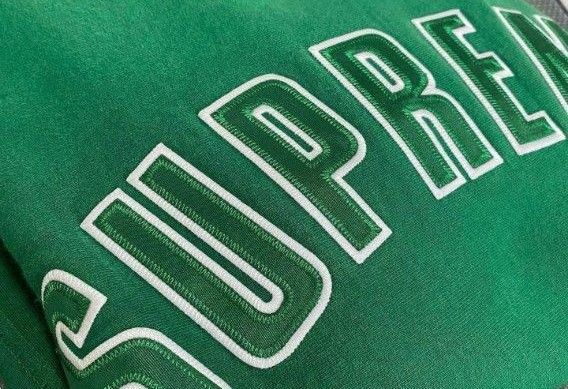 Supreme アーチロゴ クルーネック スウェット グリーン Mサイズ Supreme アーチロゴ クルーネック スウェット グリーン Mサイズ