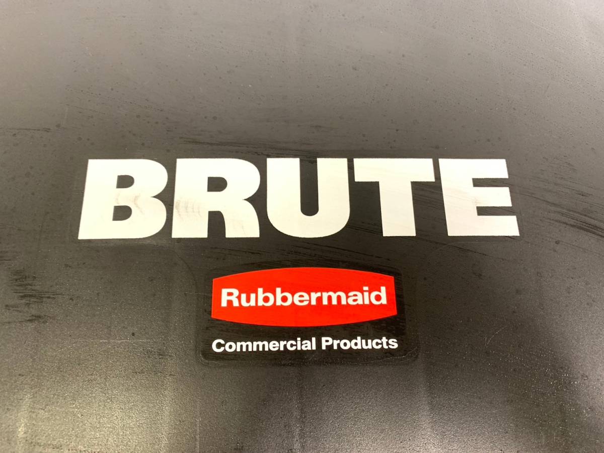 【米軍放出品】☆ラバーメイド 246L 大型ごみ箱 Rubbermaid BRUTE キャスター付 ロールアウトコンテナ (260)☆RL11FK#23_画像8