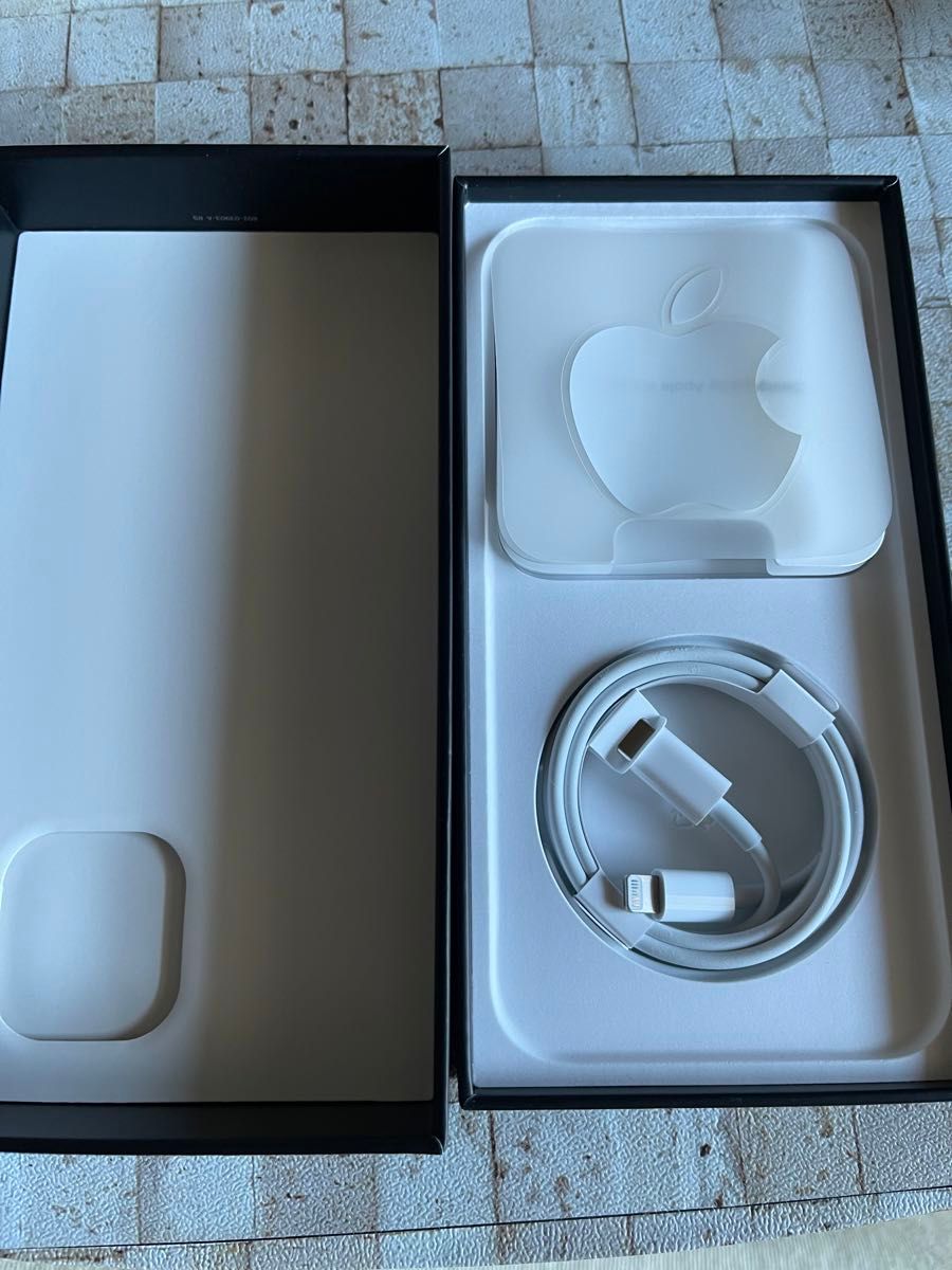 iphone12promax箱と付属品一式 Apple 付属品 Lightningケーブル iphone12promax箱と付属品一式 Apple 付属品 Lightningケーブル