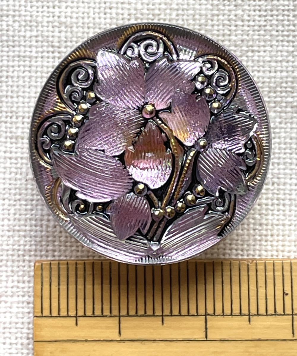 NO.1185 帯留め 直径27mm 桔梗 花 チェコガラス リメイク品(帯留 帯飾り 和装小物 )ハンドメイド品_画像3