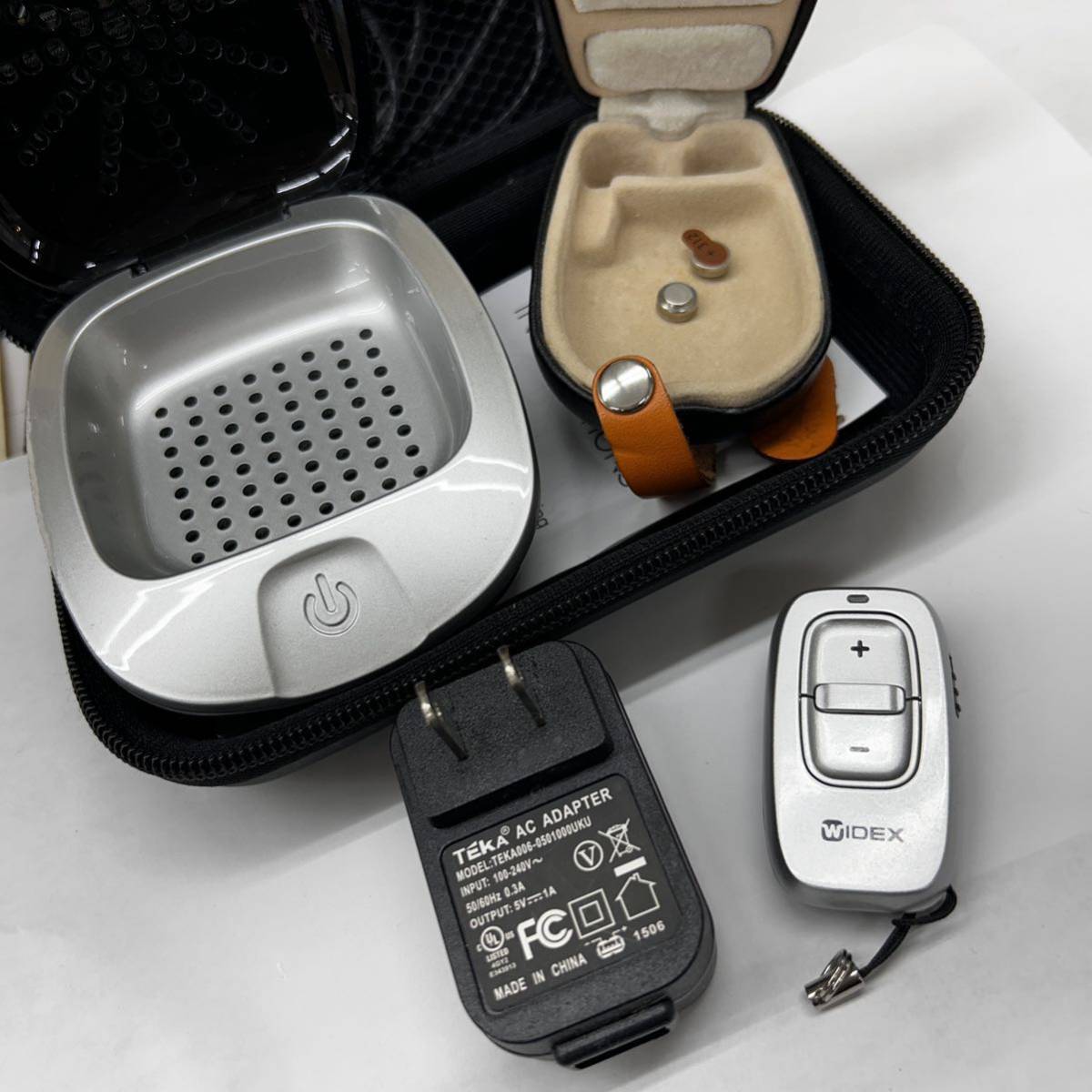 【106085】WIDEX 補聴器 ワイデックス U-FS 110 ナカプチーノブラウン 耳掛け式 乾燥ケース 電池他 付属品付き 28年3月購入_画像5