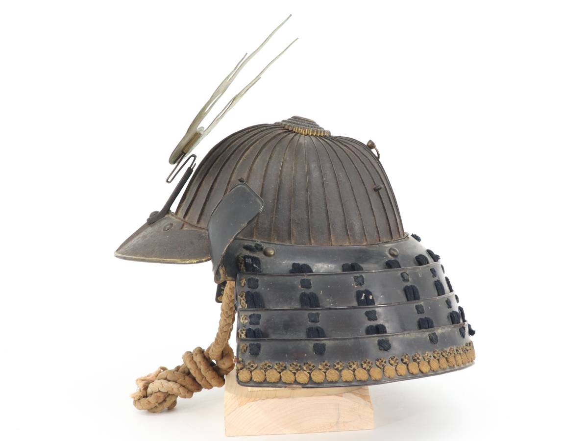 [ warehouse ] era armor Edo period book@. three 10 six interval . helmet . old . iron helmet iron ground old iron copper made fire . front .3 sheets sikoro helmet establish attaching era thing old house the first soup S802