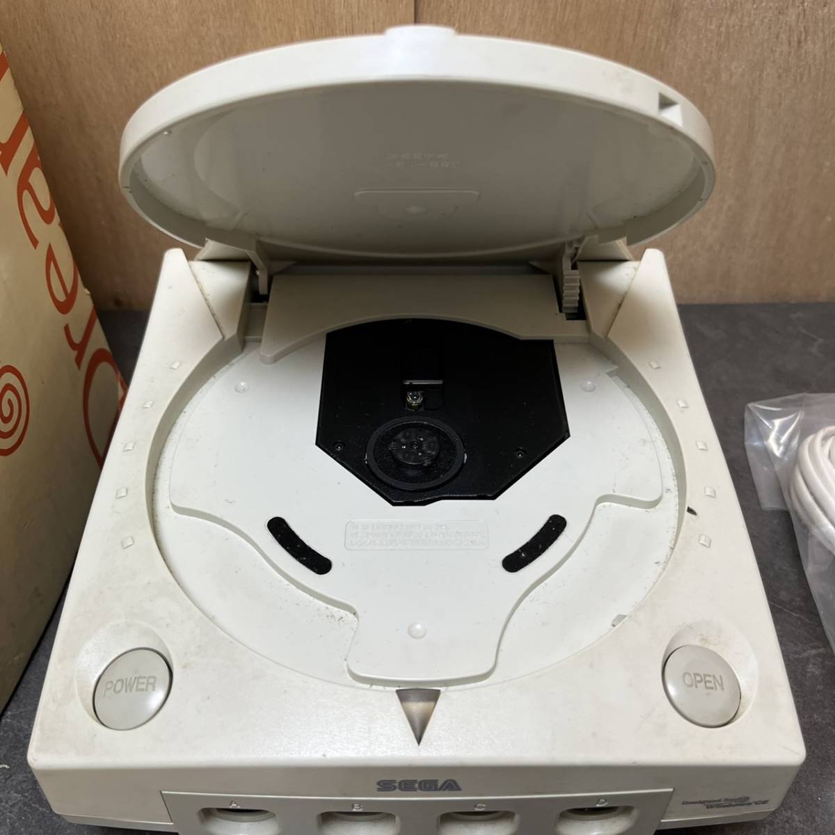 ☆動作品 SEGA セガ Dreamcast ドリームキャスト HKT-3000 ゲーム ゲーム機 箱/取説付(中古品/現状品/保管品)☆_画像3