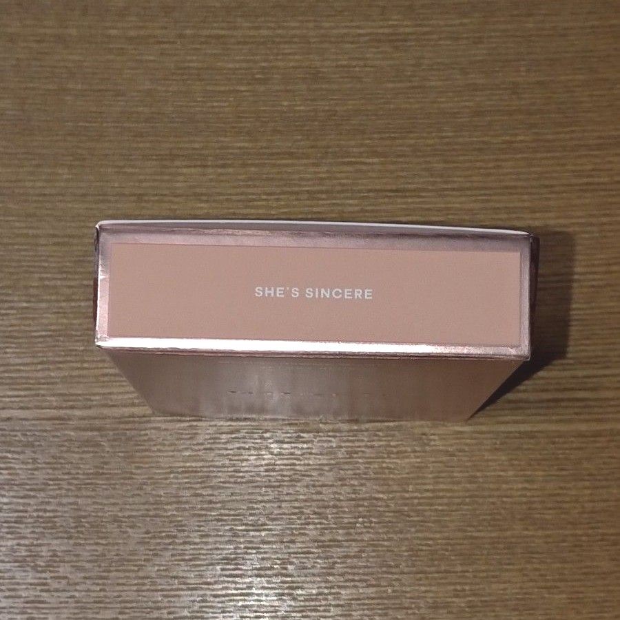 新品 PATRICK TA ベルベット ブラッシュ チーク she's sincere 新品 PATRICK TA ベルベット ブラッシュ チーク she's sincere