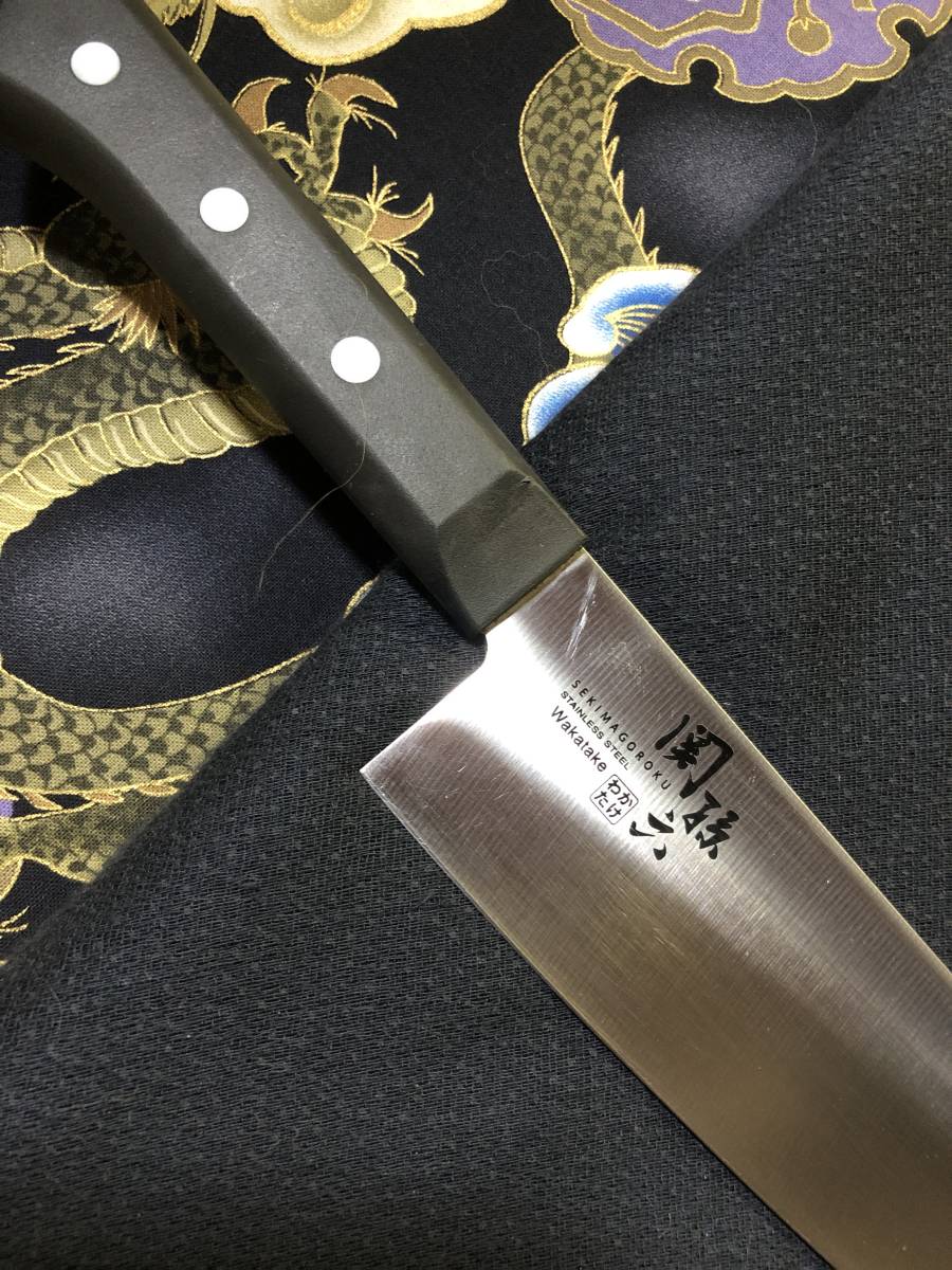 【中古美品・研ぎ済み】【関孫六・わかたけ】　モリブデン鋼　三徳包丁　和包丁　刃物　霞包丁　ナイフ　料理　釣り　板前　寿司職人_画像3