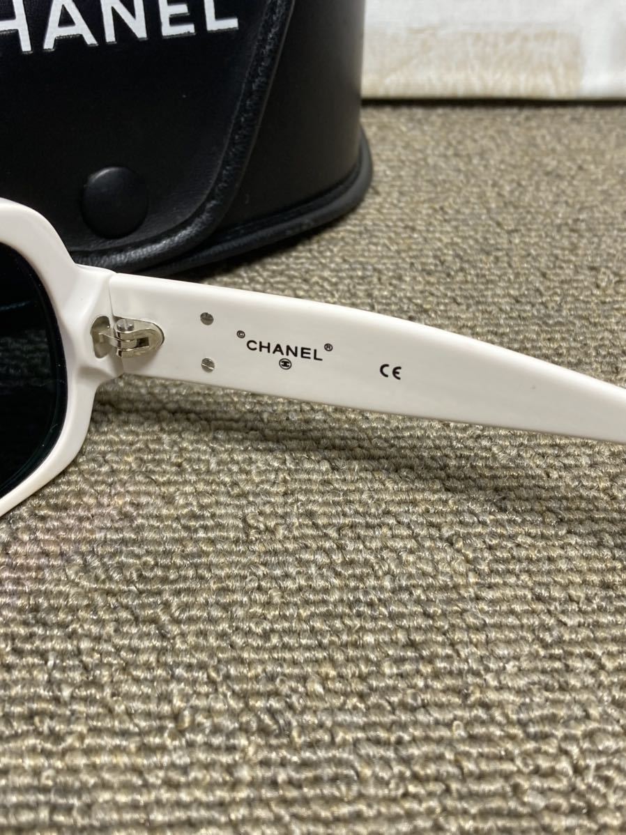  ultimate beautiful goods Chanel here Mark white × gray sunglasses glasses 