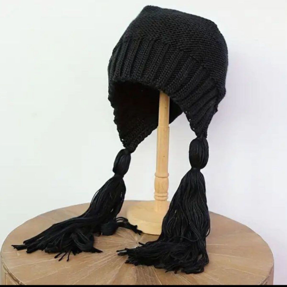 ロング三つ編みウール帽子、冬のパーソナリティタッセルニット帽子暖かいフリーサイズ#倖田來未