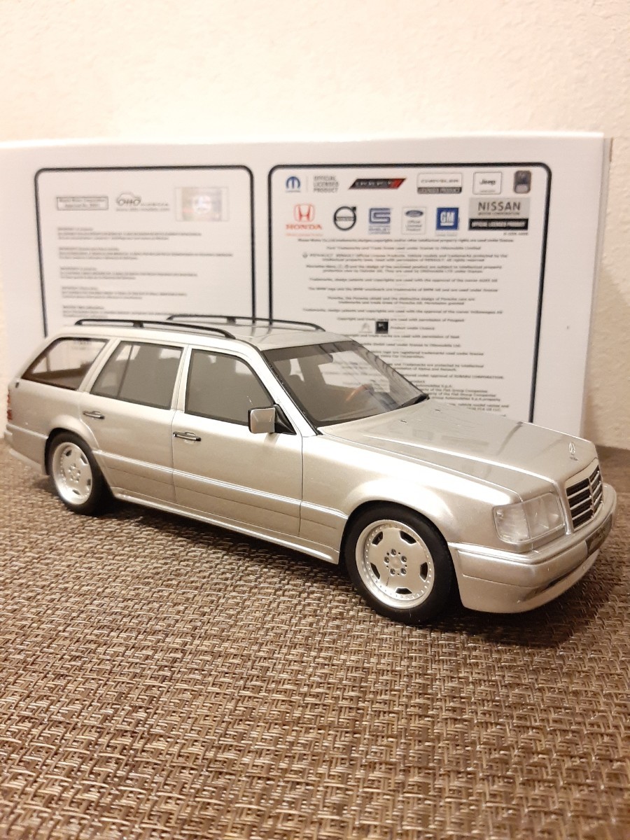 京商　OTTO ベンツ E36 AMG S124 シルバー　1/18_画像3