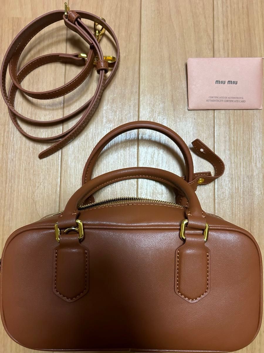 miumiu/アルカディ レザーバッグ|Yahoo!フリマ(旧PayPayフリマ) miumiu/アルカディ レザーバッグ|Yahoo!フリマ(旧PayPayフリマ)