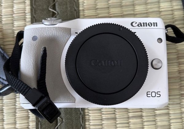 中古　Canon EOS M3 Triple lens kit トリプルレンズ_画像2