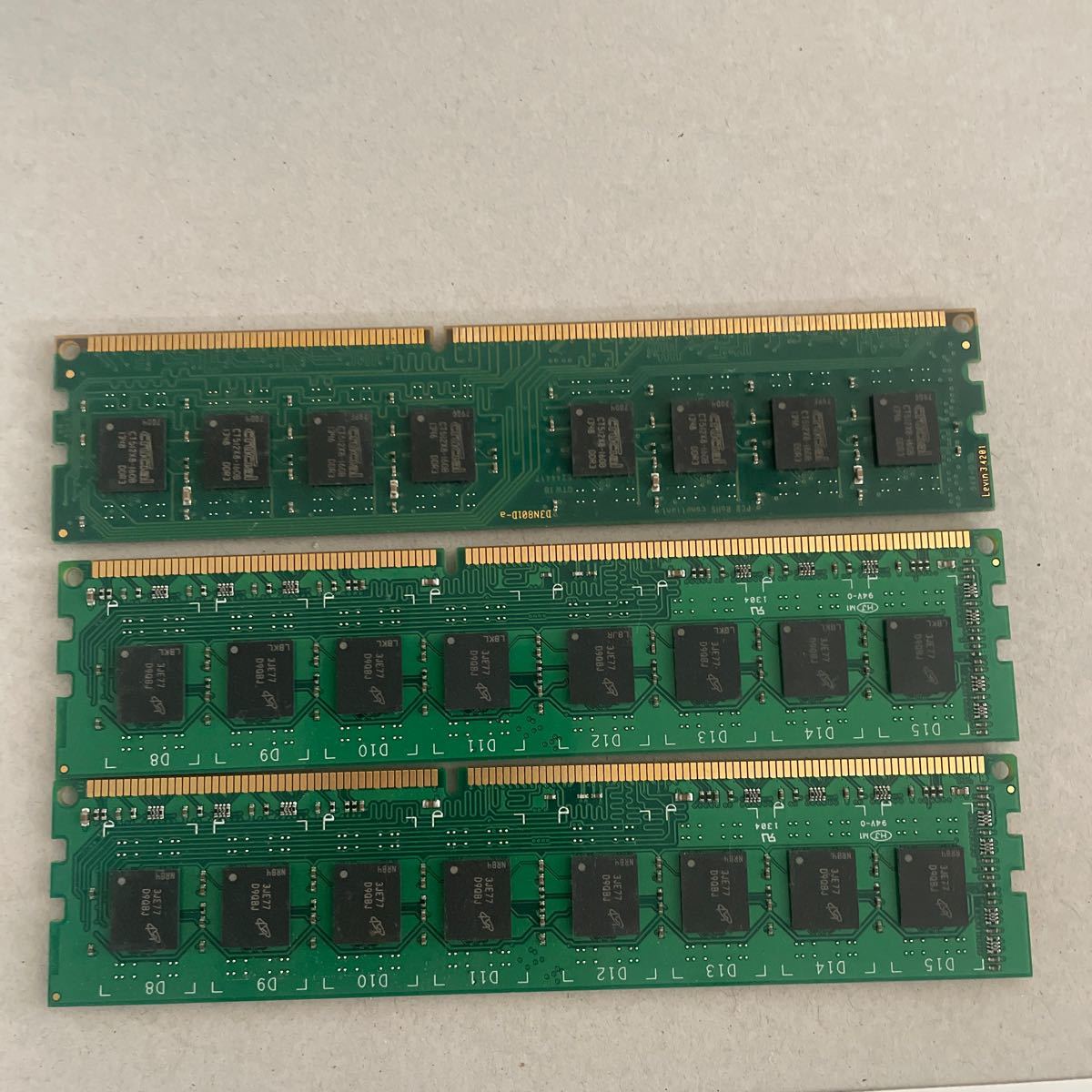 (1D）Crucial 8GB 1Gx64 DDR3 1600デスクトップ用メモリー 3枚セット_画像3