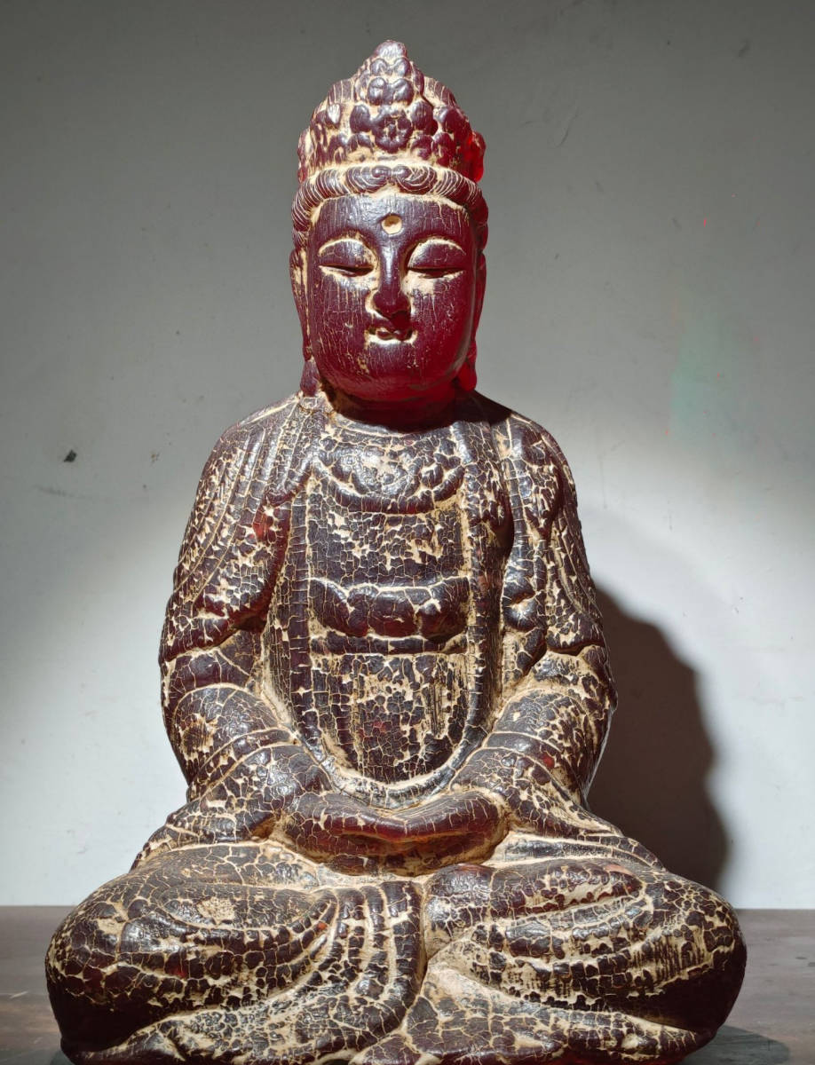 清代　血琥珀彫り　座仏像