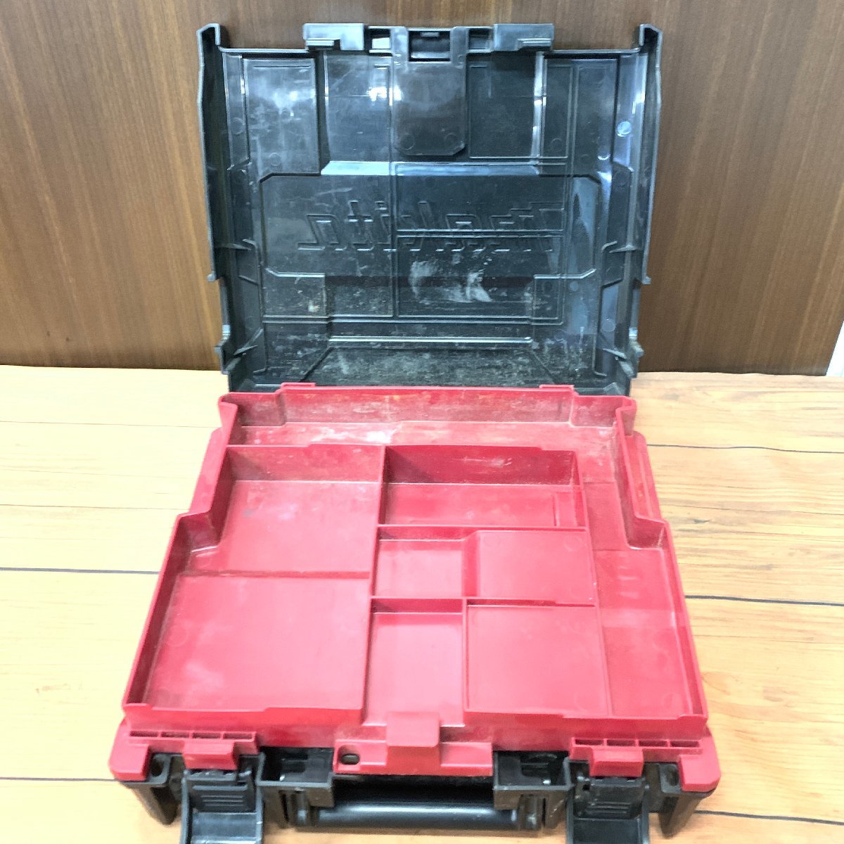 s001 N4 保管品 makita マキタ インパクトドライバーケースのみ ブラック×レッド キズや汚れ有り 中古_画像6