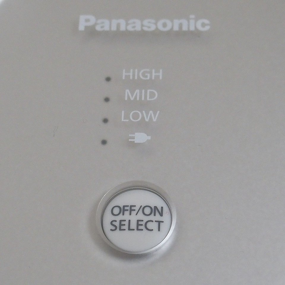 f002 B2 Panasonic パナソニック 頭皮エステ サロンタッチタイプ スパイラル EH-HE9G-S　通電確認のみ_画像4