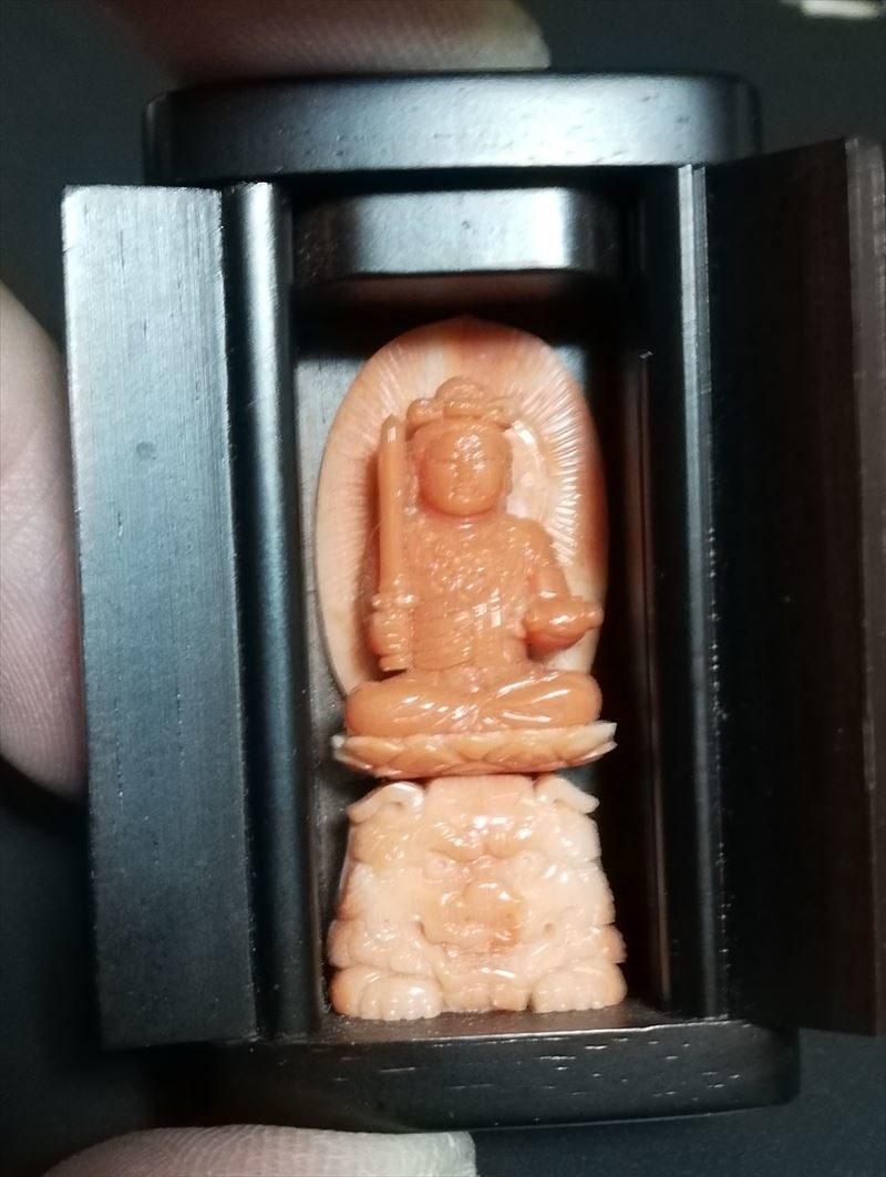 獅子像と珊瑚の彫刻 仏教美術 美術品 本珊瑚 紅珊瑚 文殊菩薩 獅子 一本彫り