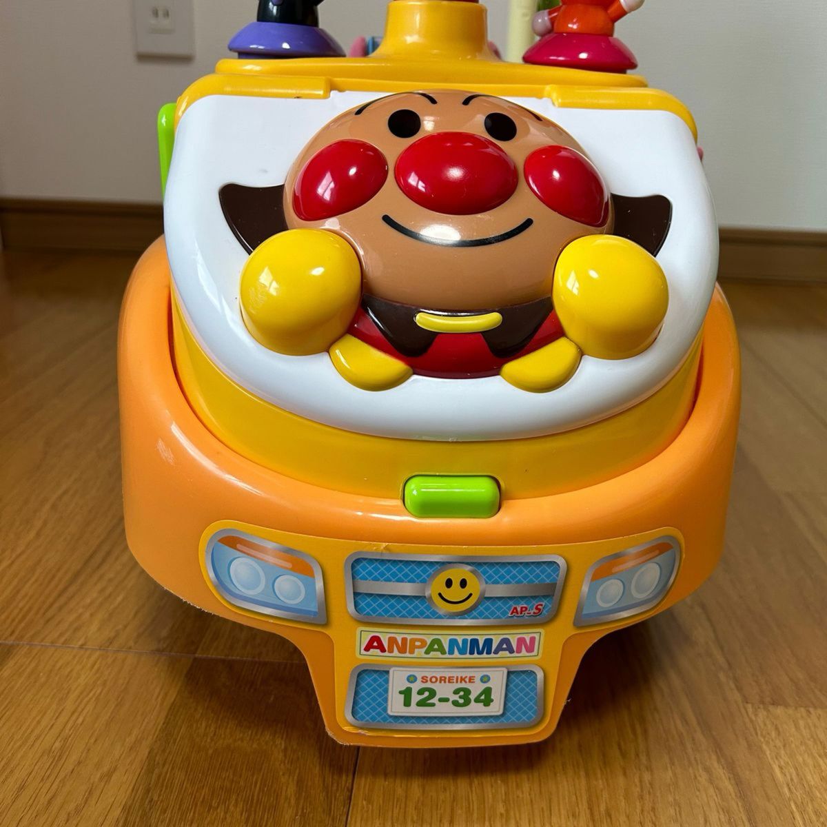 アガツマ】アンパンマン よくばりビジーカー 押し棒+ガード付き アガツマ】アンパンマン よくばりビジーカー 押し棒+ガード付き