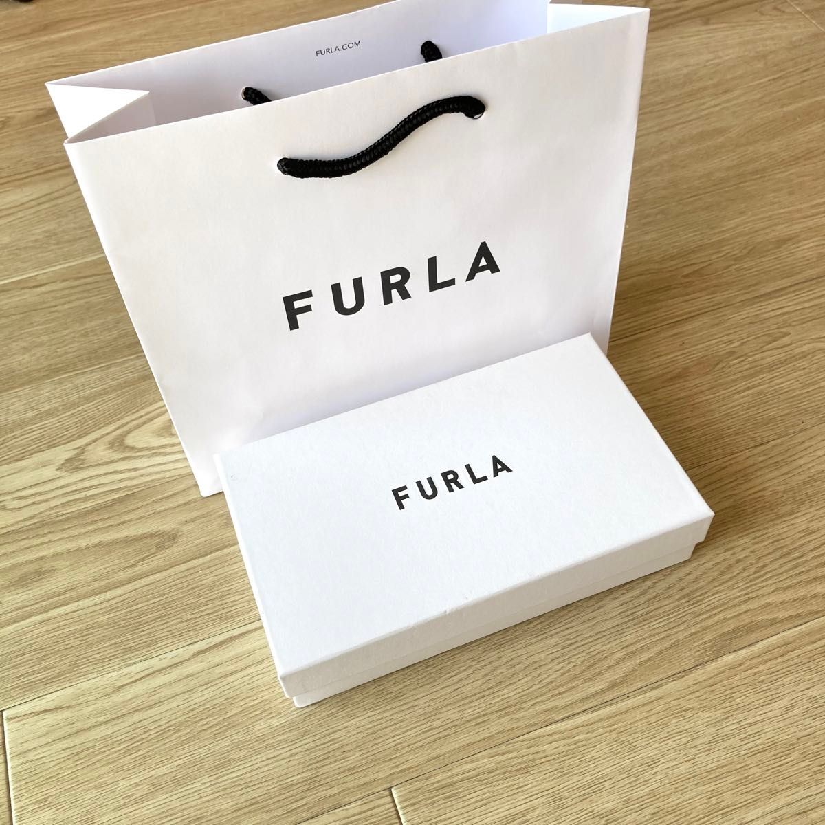 フルラ FURLA ショップバッグ 紙製 ロゴ入り ホワイト ショッパーのみ 紙袋  ショッパー 手提げ袋