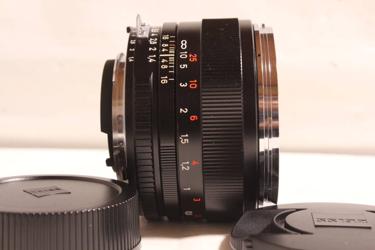 新品同様　ZEISS　プラナーT＊　５０ｍｍｆ１．４　ＺＦ（ニコンAiS）_画像4