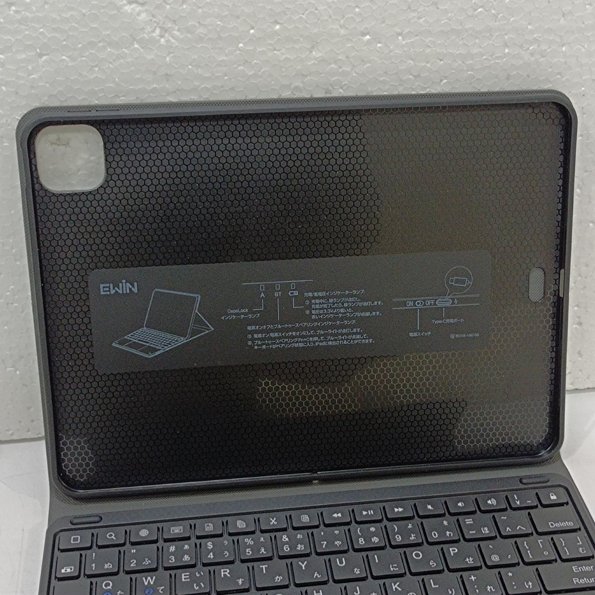 EWIN タッチパッド搭載 ブルートゥースキーボードケース 10.9/11インチiPad対応 オートスリープ スタンド機能 充電式バッテリー y1101-1_画像4
