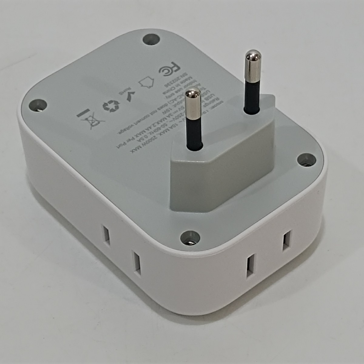  conversion plug traveling abroad for C type outlet conversion adaptor charge power supply exchange 3USB y1101-1