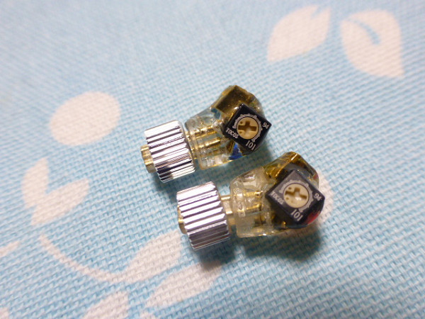 JH Audio 4ピン コネクタ - MMCX 変換 コネクタ アダプタ 低音 JH Audio 4ピン コネクタ - MMCX 変換 コネクタ アダプタ 低音