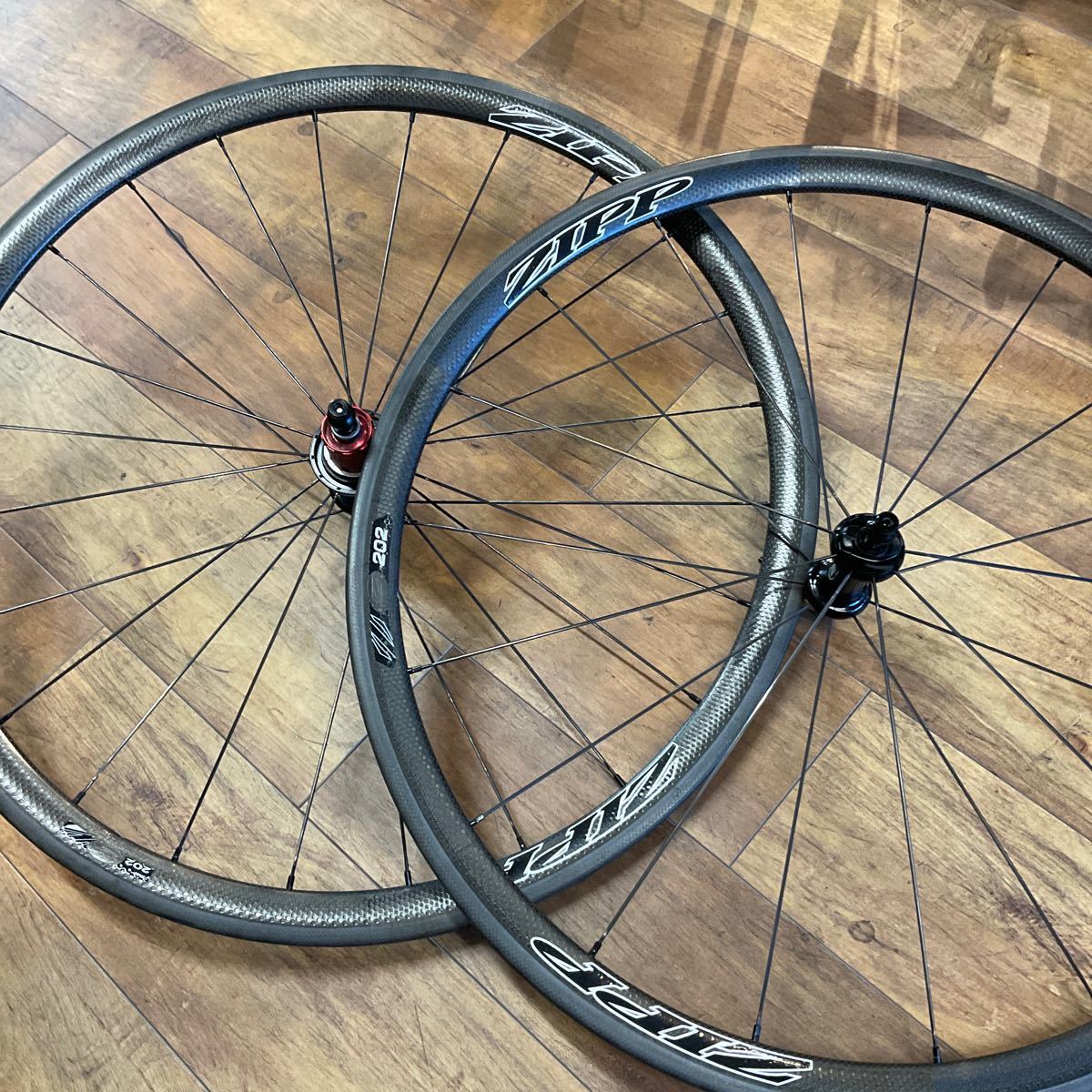 ジップ ZIPP202 チューブラーホイール 700c 中古品 ベアリングはセラミックスピードに交換済みノーマルベアリング付き