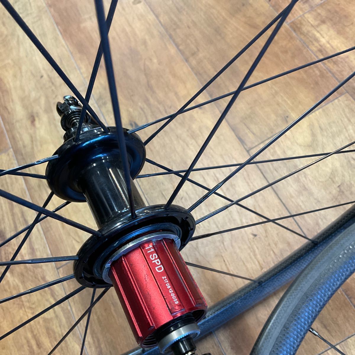 ジップ ZIPP202 チューブラーホイール 700c 中古品 ベアリングは ジップ ZIPP202 チューブラーホイール 700c 中古品 ベアリングは