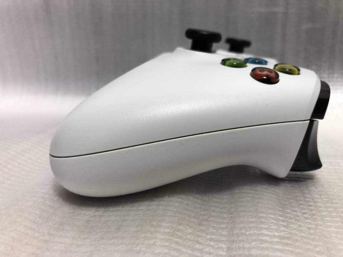 動作確認済み Microsoft XBOX One ワイヤレスコントローラー ホワイト 白 Model No.1708 マイクロソフト_画像7