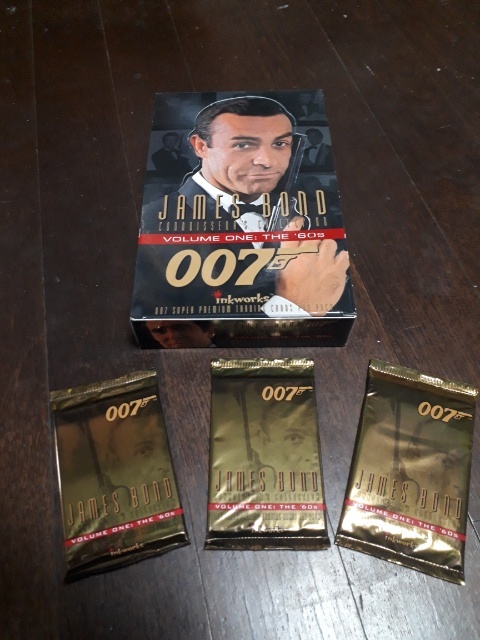 007ジェームスボンド　60’ｓ　トレーディングカード3パックセット_画像1