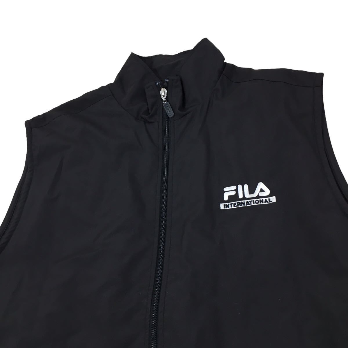 NC185 FILA フィラ 大きいサイズ ジップアップ ベスト ジレ ノースリーブ ジャケット 上着 羽織り トップス メンズ XL ブラック 黒_画像2