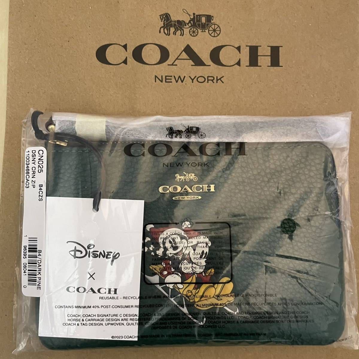 新品 DISNEY x COACH ディズニー100周年記念コラボ限定品 コーナー